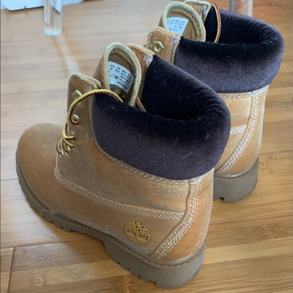 Off-White Timberland Velvet Boots in wheat color - Picture 3 of 8